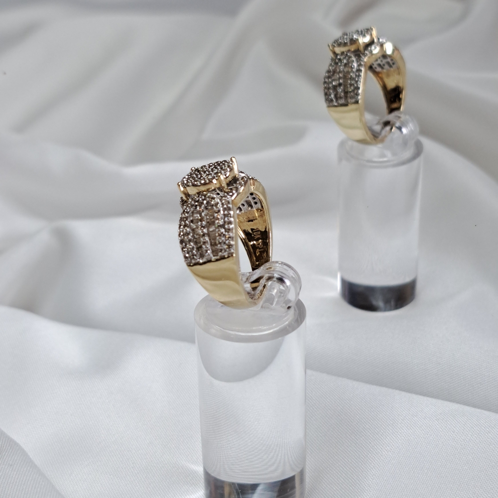 1.27ctw. ROUND BAGUETT CROWN TOP WHITE DIAMOND CLUSTER 10K YELLOW GOLD RING - Picture 6 of 16